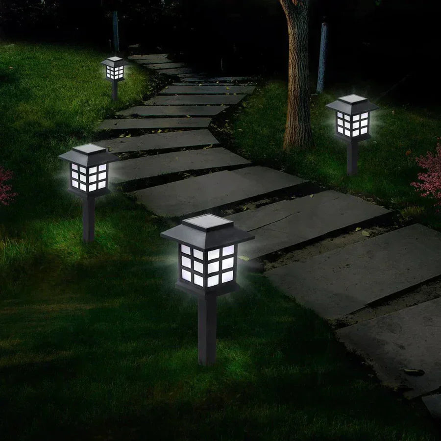 2+2 GRATIS | LuminaQuad™ - Solar LED Gartenlampe [Letzter Tag Rabatt]