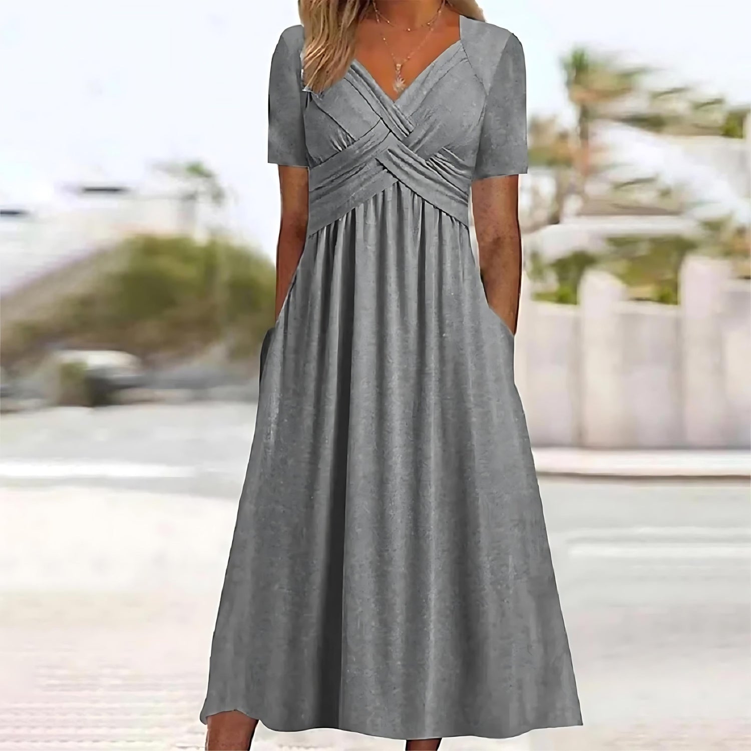 MAIKA | Stilvolles und schmeichelhaftes Kleid