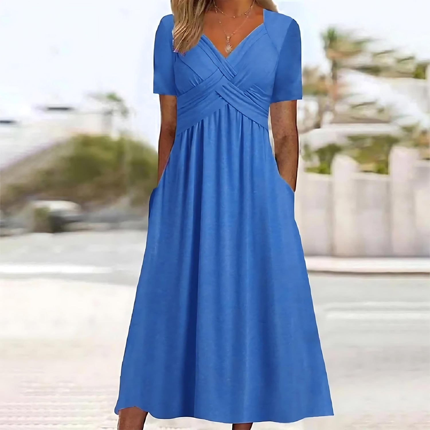MAIKA | Stilvolles und schmeichelhaftes Kleid