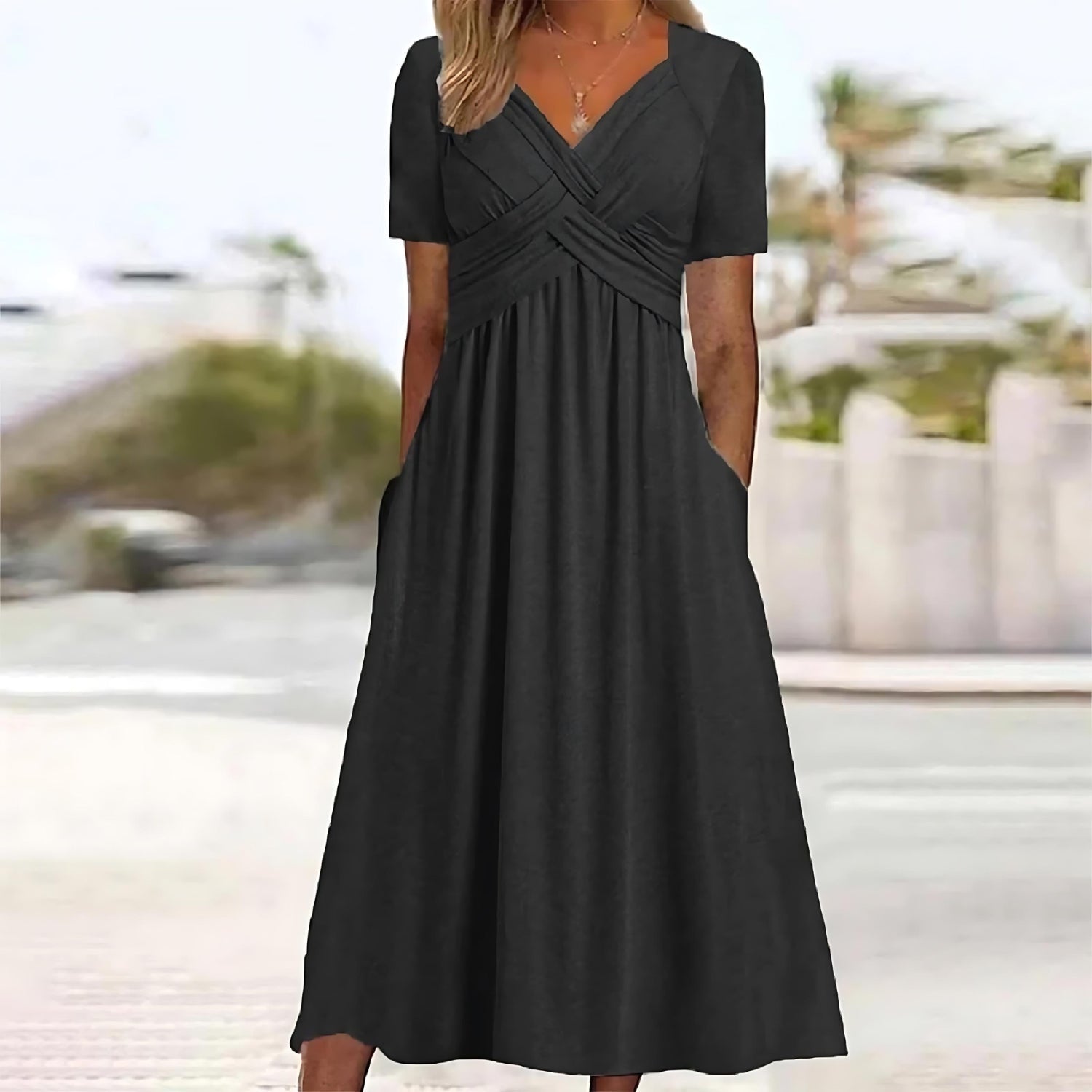 MAIKA | Stilvolles und schmeichelhaftes Kleid