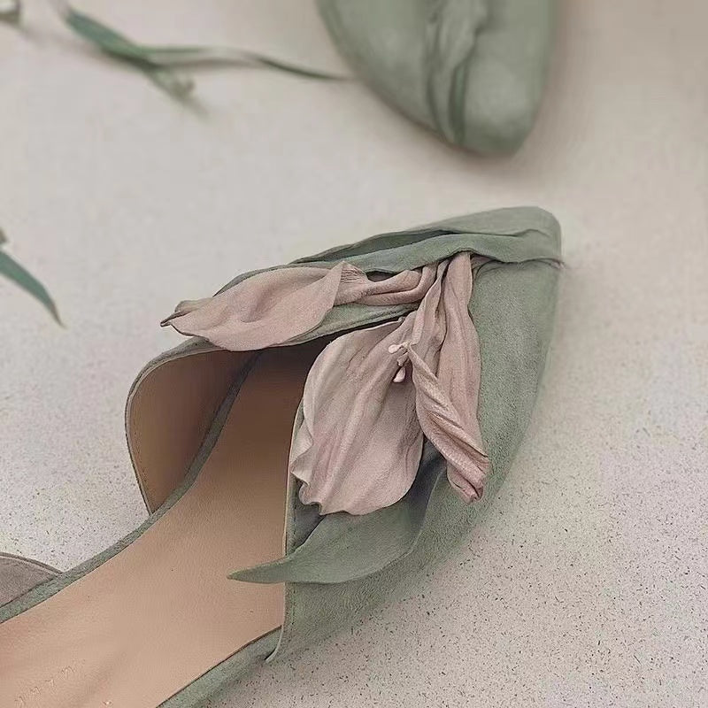 Handgemachte rosa Satin-Blumen-Spitzenzehen-Ballerinas