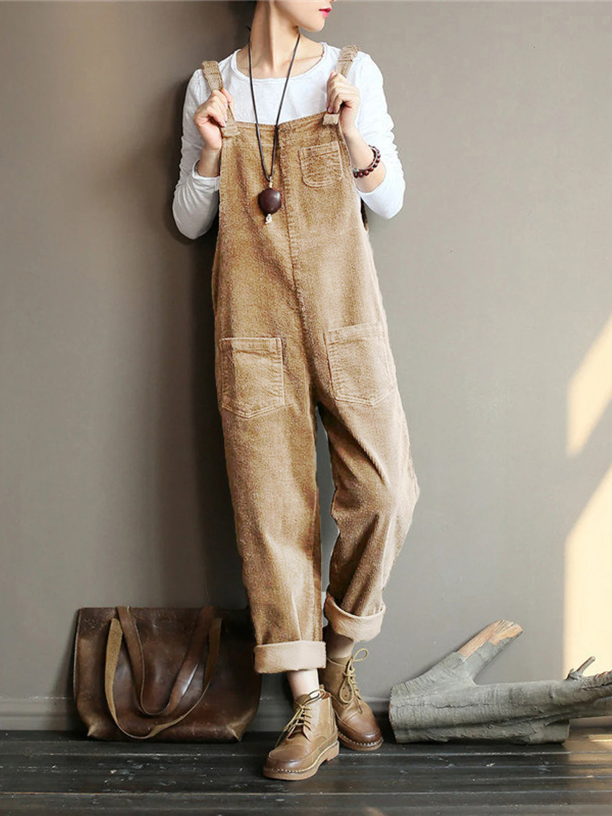 Yvonna™ - Samt-Overall mit weitem Bein