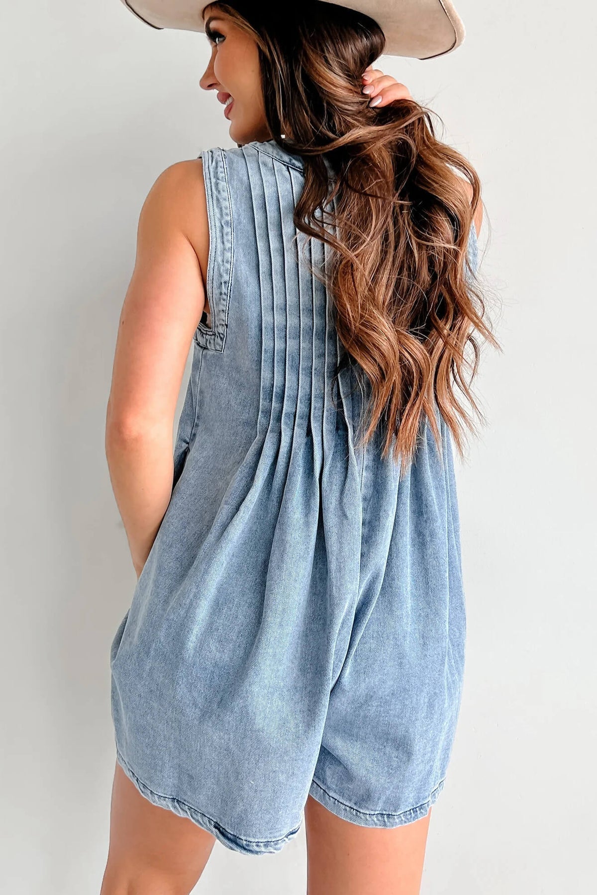 Abbey | Luchtige Denim Romper met Striksluiting