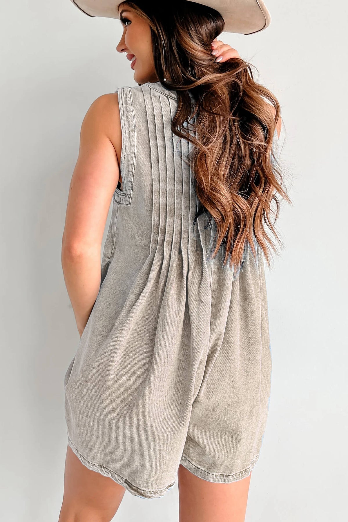 Abbey | Luchtige Denim Romper met Striksluiting