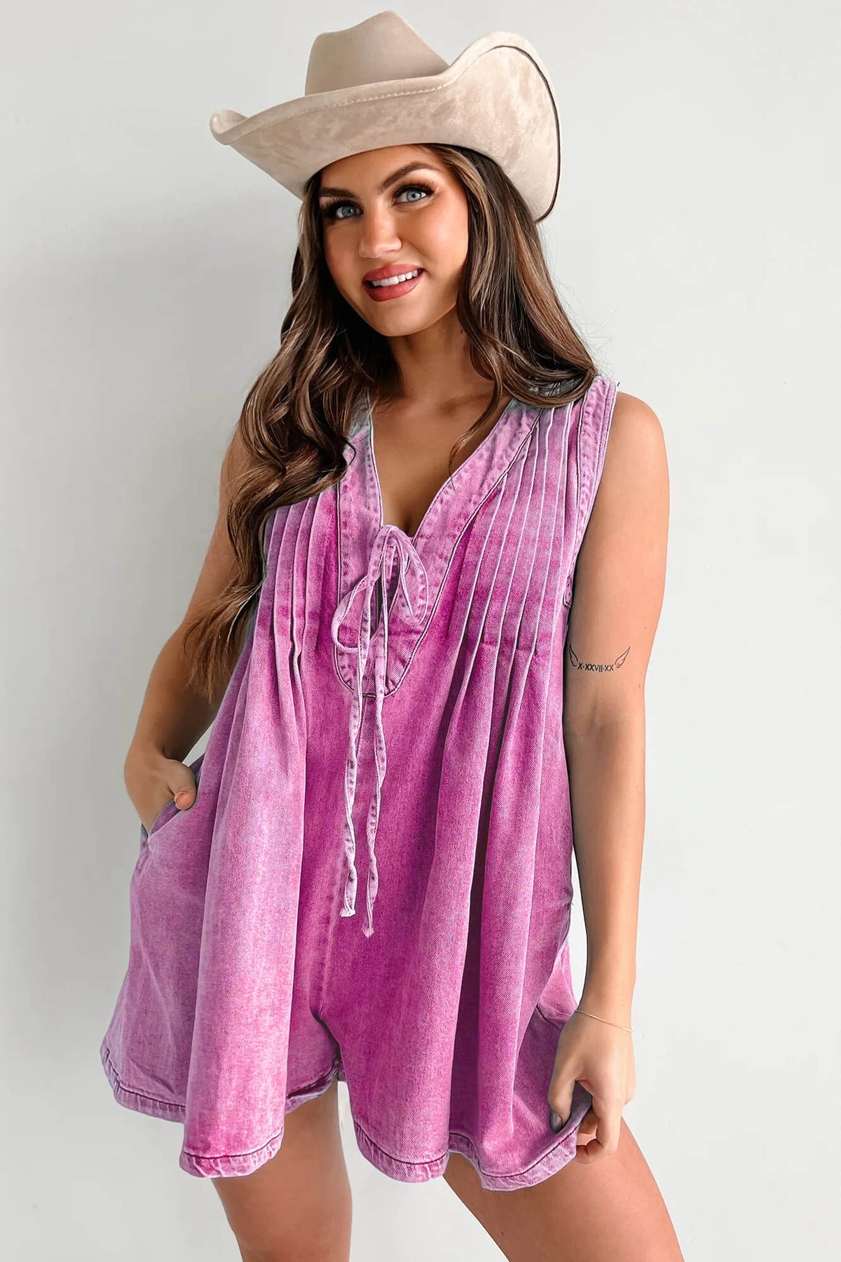Abbey | Luchtige Denim Romper met Striksluiting